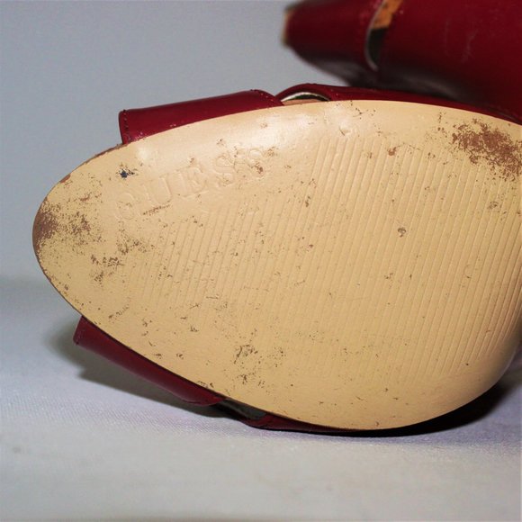 Guess red open toe heels - Picture 3 of 4